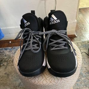 Size 7 sneakers Adidas one slightly once